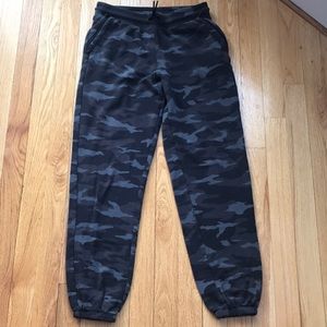Athleta Girl XL/14 Black Camo Sweatpants Joggers